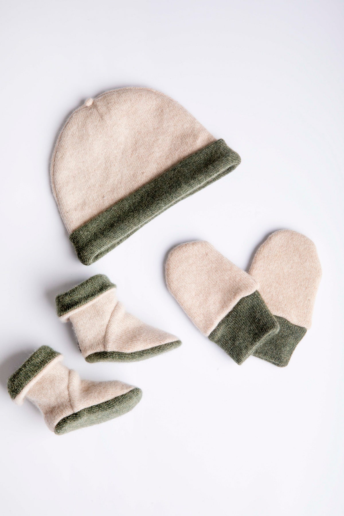 Green Baby Set - Mittens, Booties and Hat